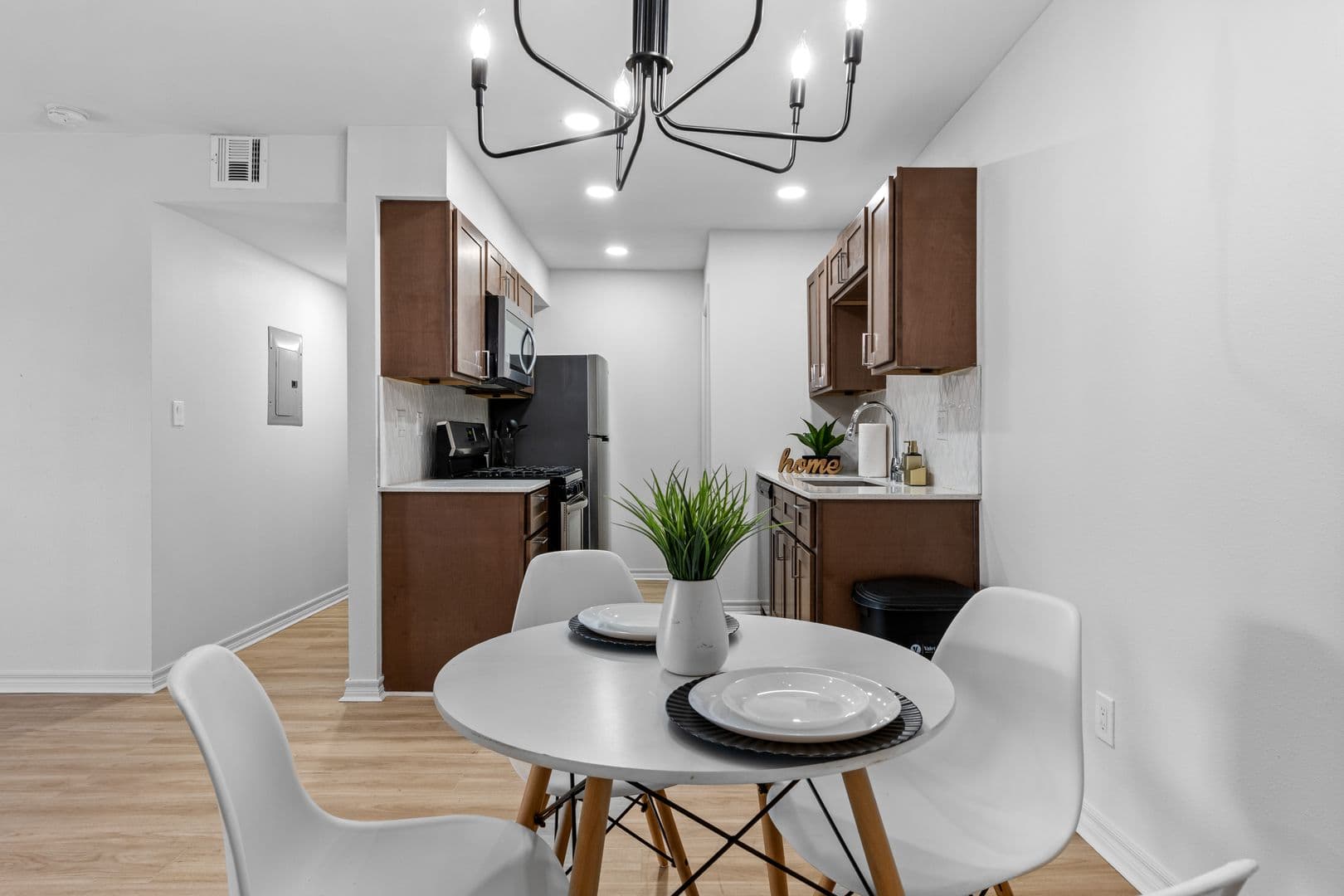 Tulsa Apartment: 1329 E 64th St