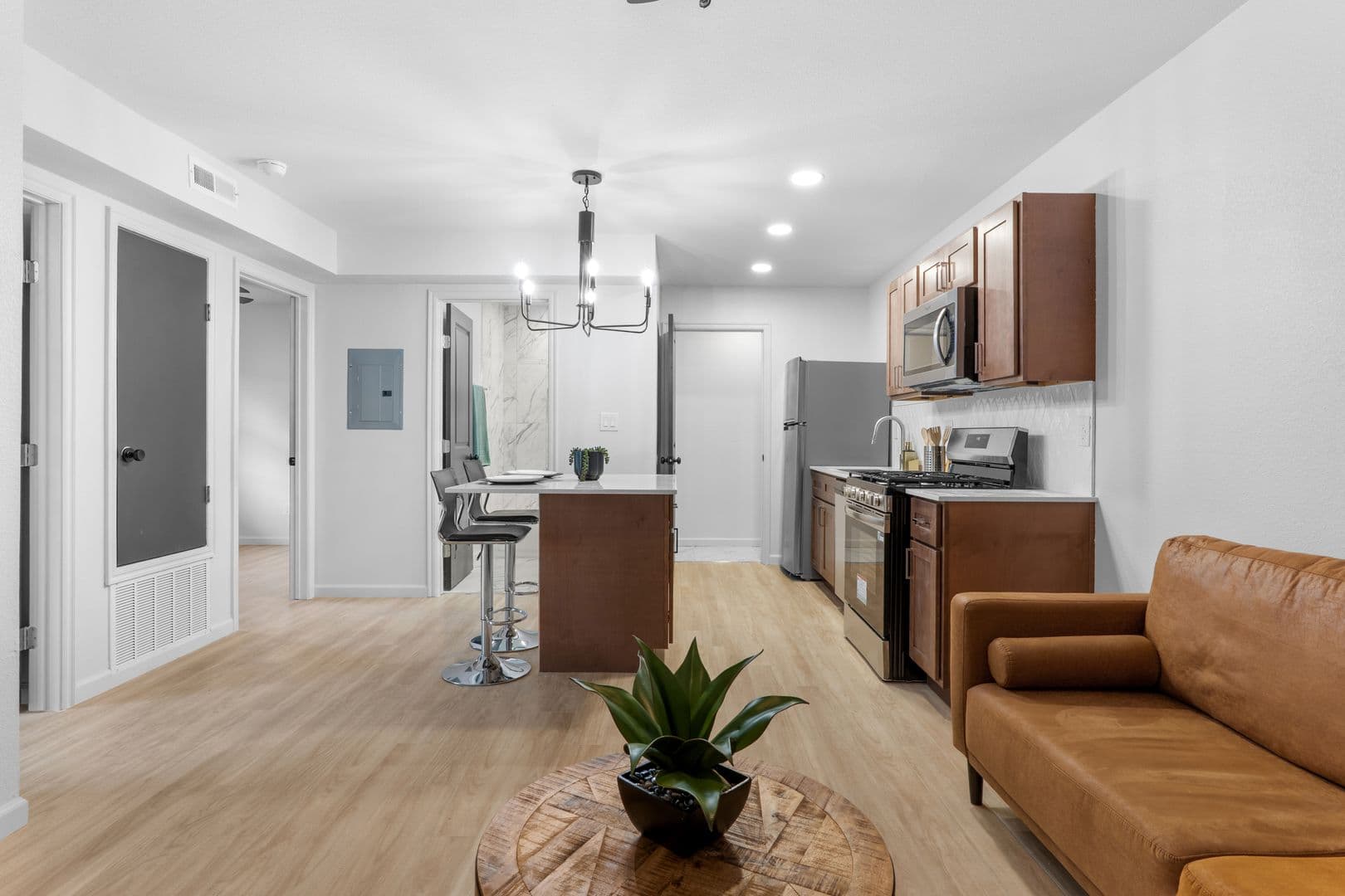 Tulsa Apartment: 1329 E 64th St