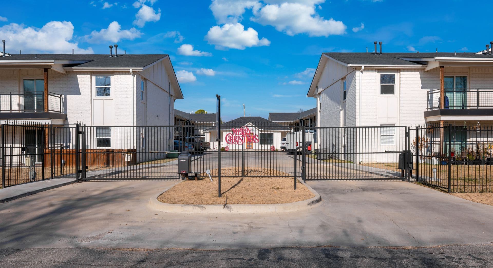 Tulsa Apartment: 1329 E 64th St