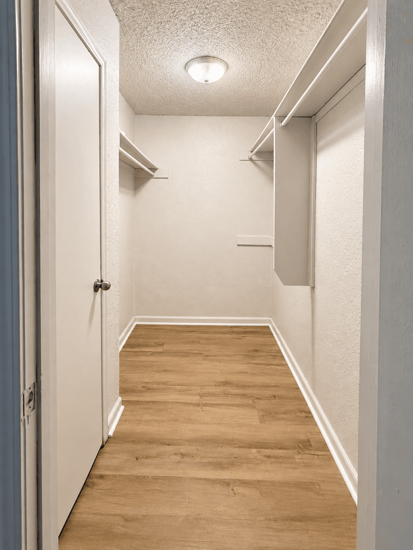 Tulsa Apartment: 6602 S Zunis Ave