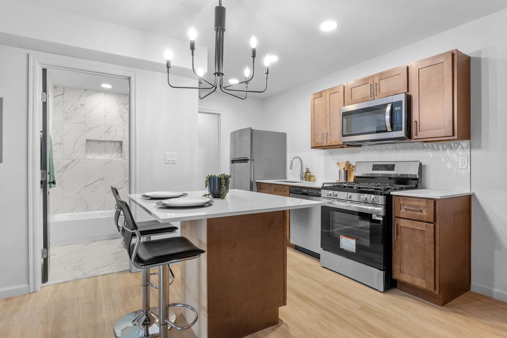 Tulsa Apartment: 1329 E 64th St