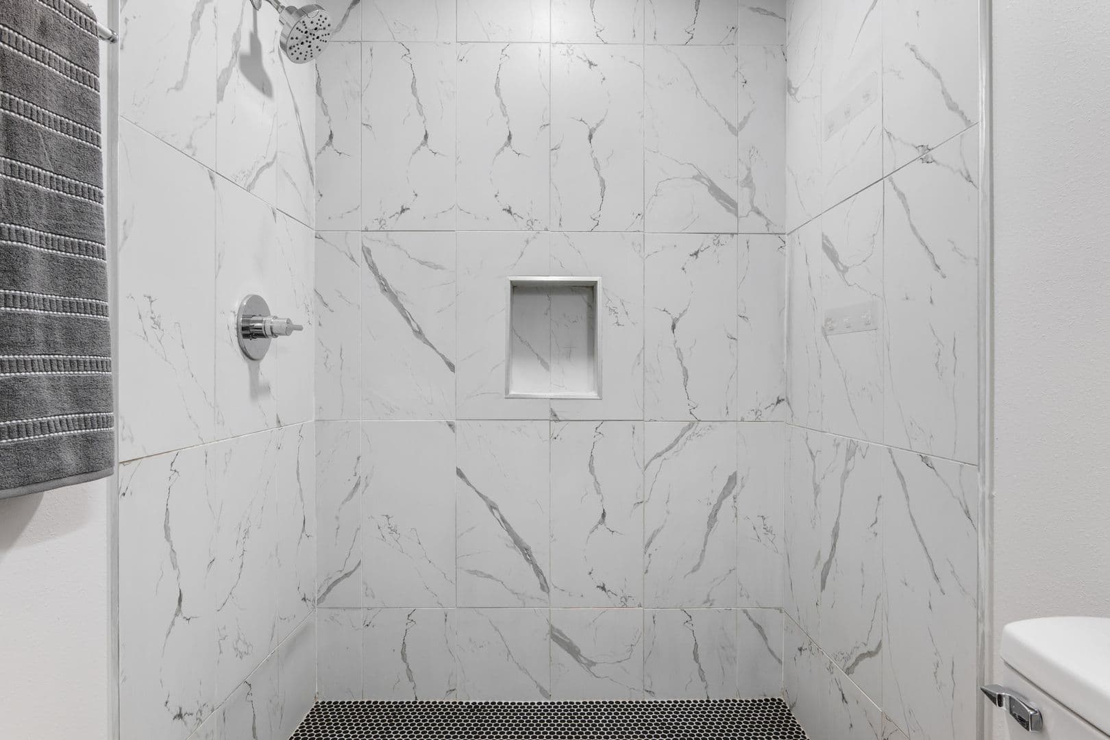 Tulsa Apartment: 1329 E 64th St