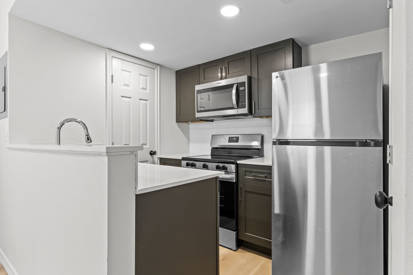 Tulsa Apartment: 10951 E 23rd St