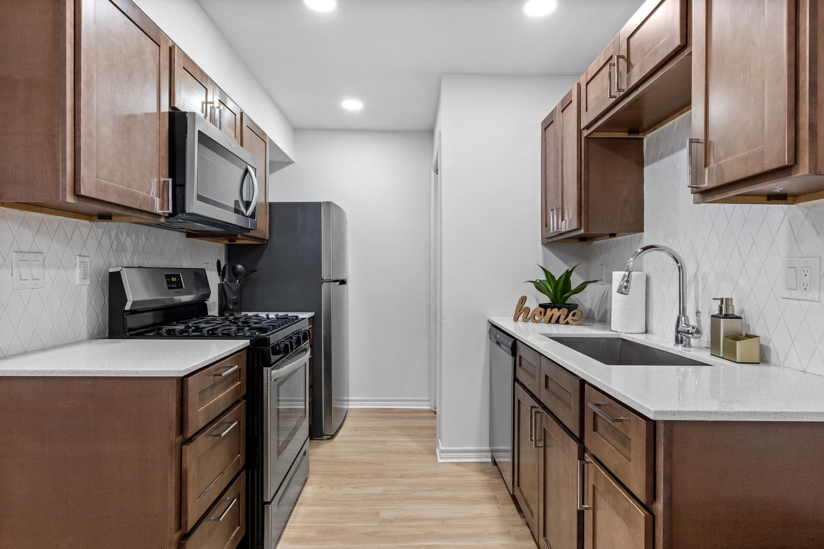 Tulsa Apartment: 1329 E 64th St