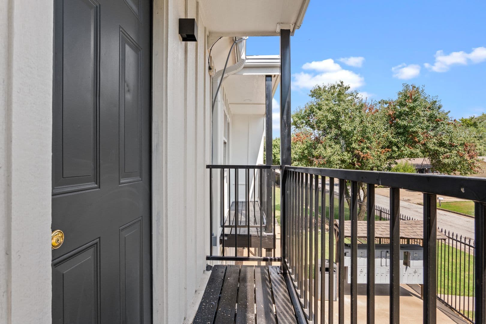 Tulsa Apartment: 10951 E 23rd St