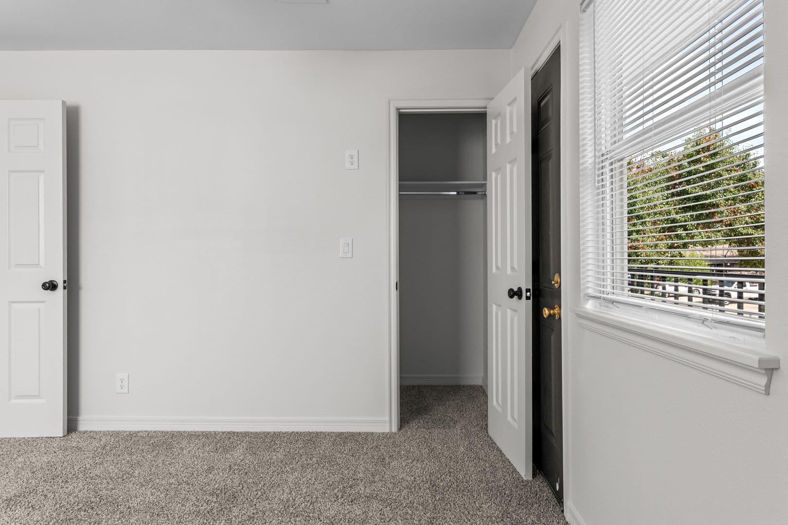 Tulsa Apartment: 10951 E 23rd St