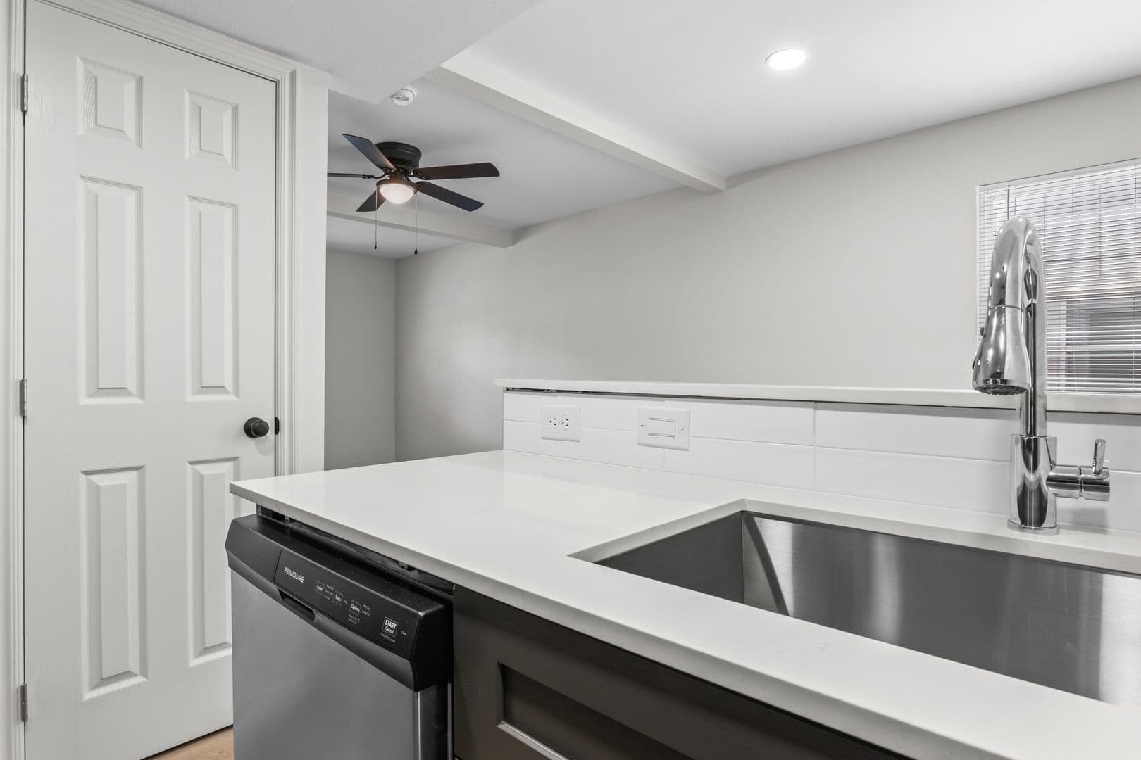Tulsa Apartment: 10951 E 23rd St