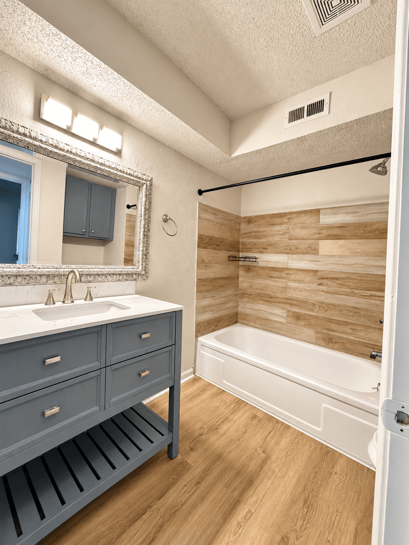 Tulsa Apartment: 6602 S Zunis Ave