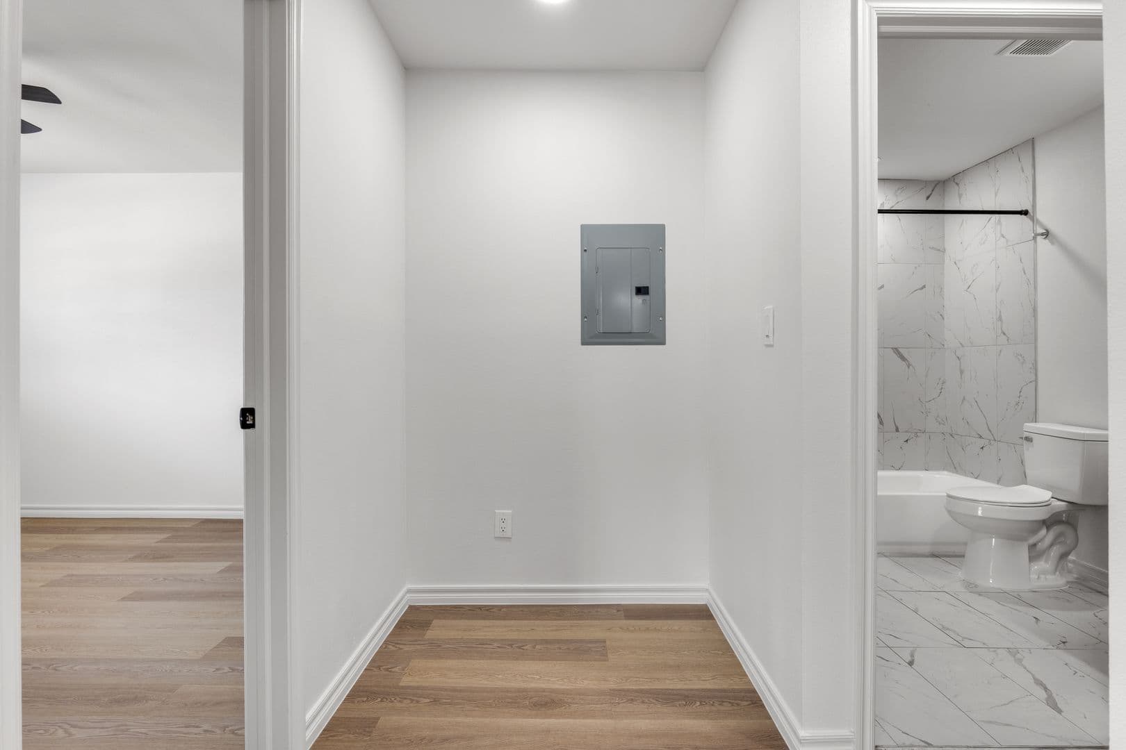 Tulsa Apartment: 7845 E 49th St