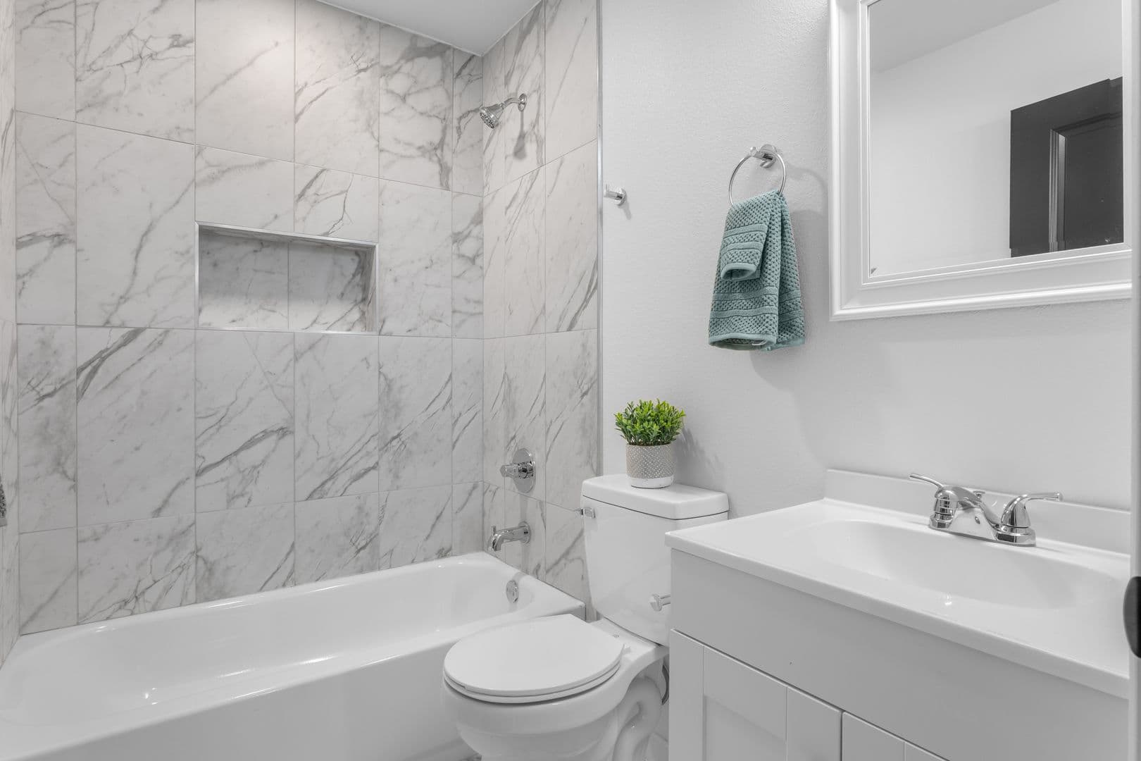 Tulsa Apartment: 1329 E 64th St