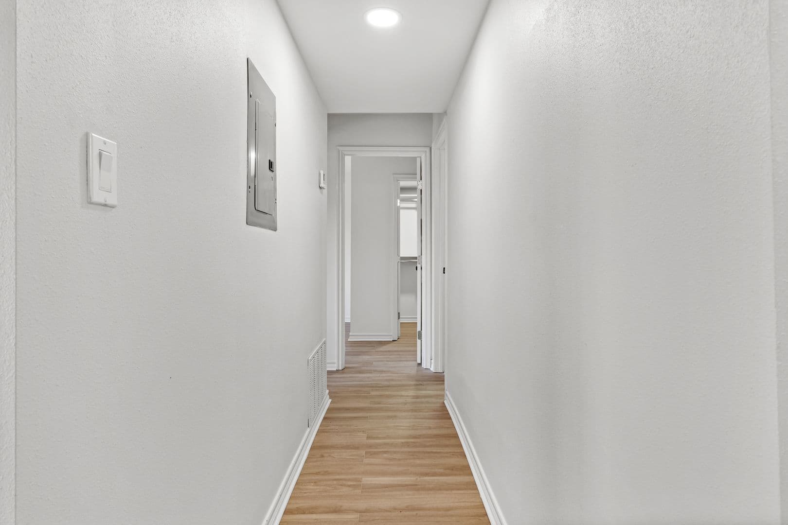 Tulsa Apartment: 1329 E 64th St