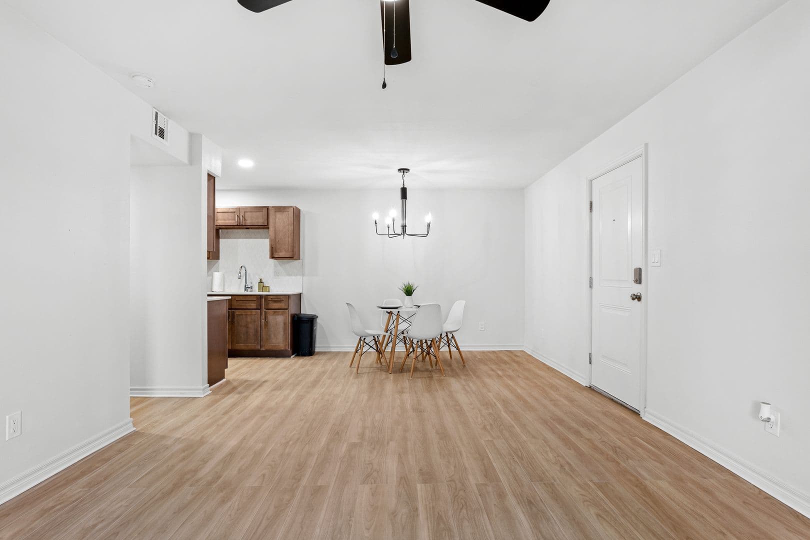 Tulsa Apartment: 1329 E 64th St