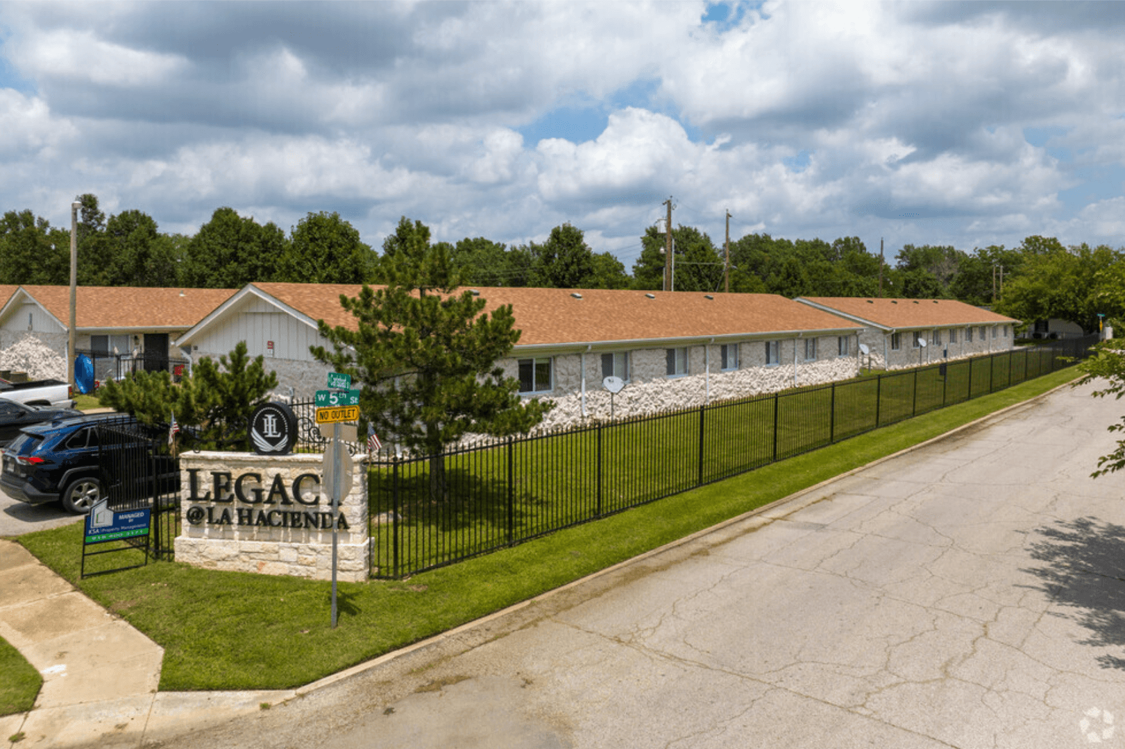 Owasso Apartment: 603 N Carlsbad St.