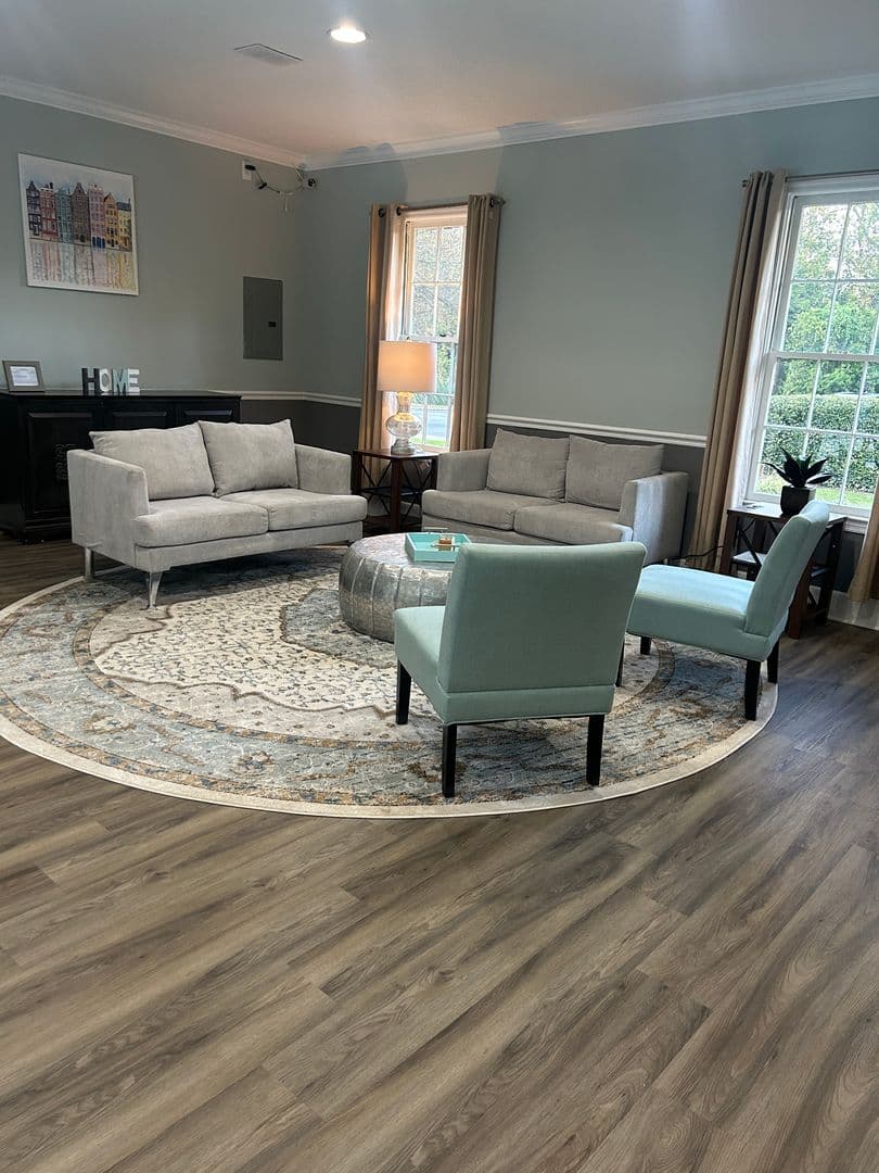 Columbia Apartment: 504 S Beltline Blvd.