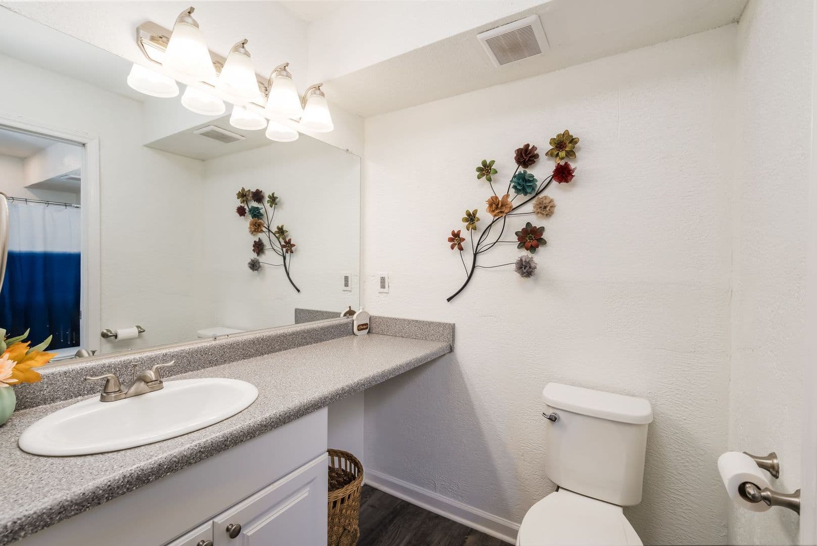 Columbia Apartment: 504 S Beltline Blvd.