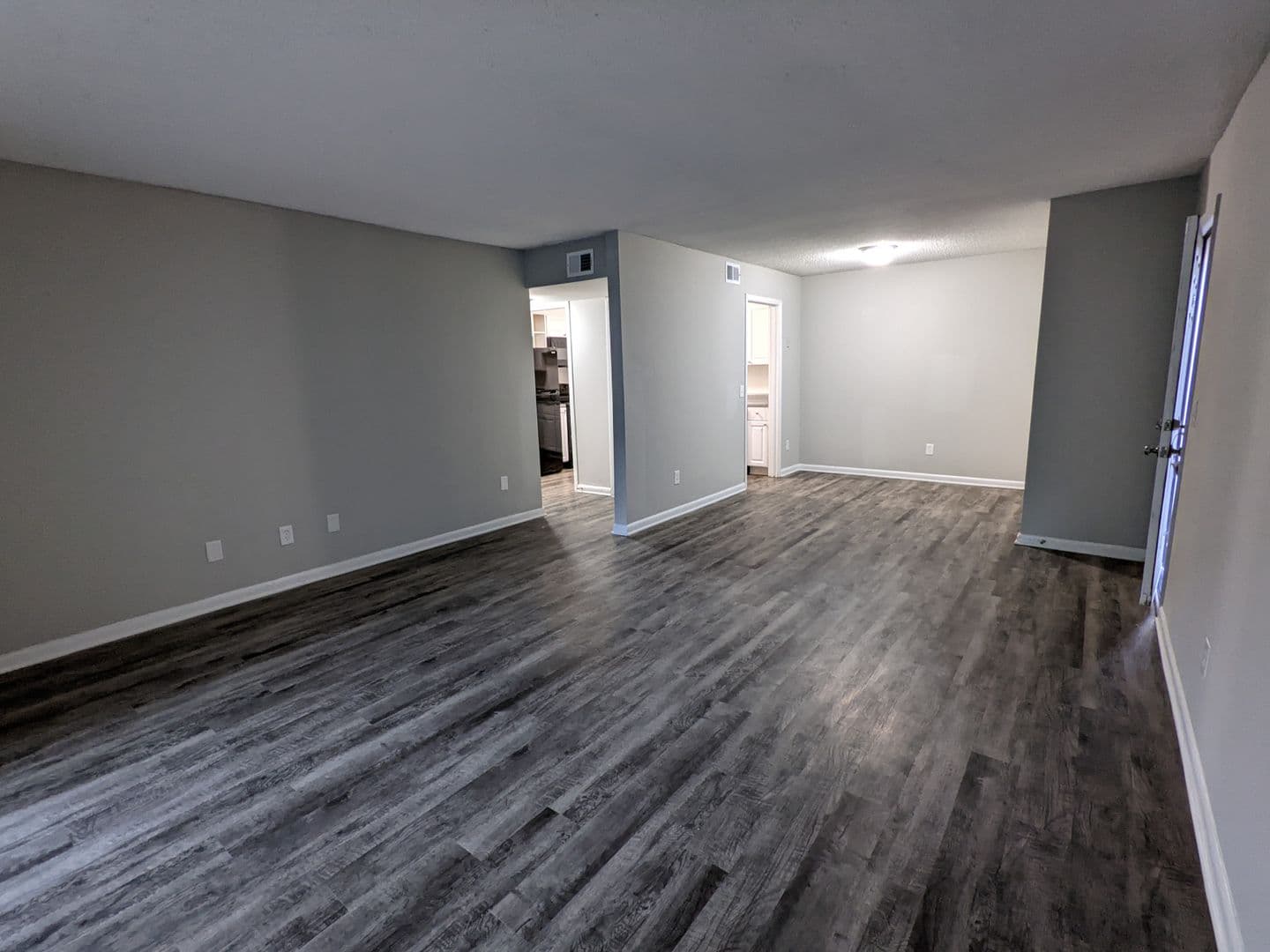 Columbia Apartment: 504 S Beltline Blvd.