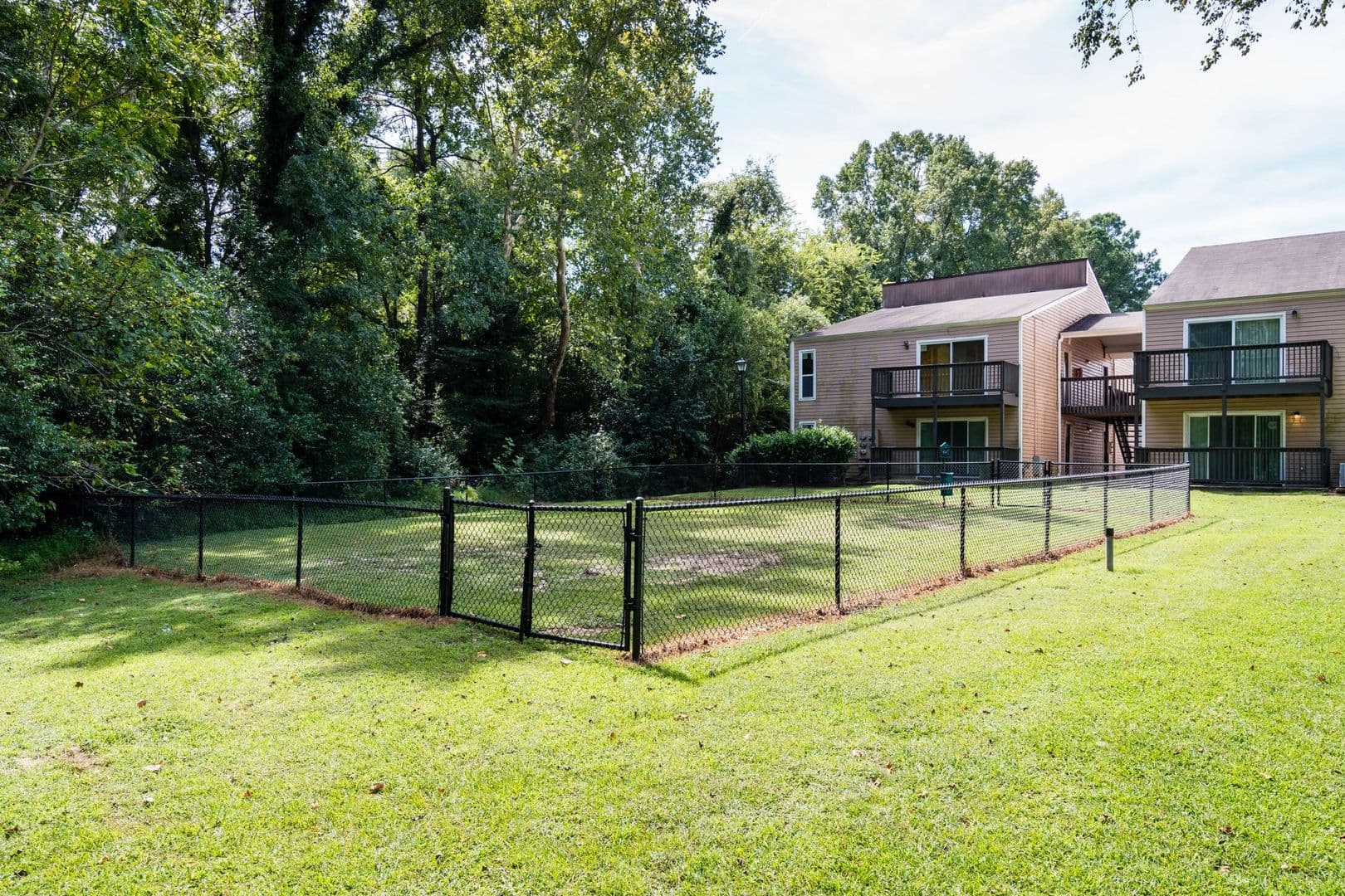 Columbia Apartment: 504 S Beltline Blvd.