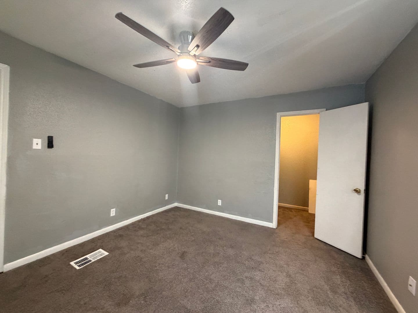 Lake Charles Apartment: 1043 Deesport St