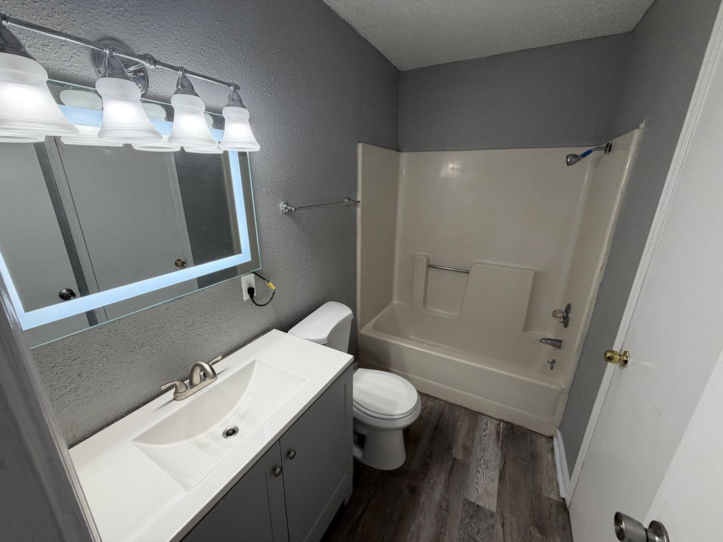 Lake Charles Apartment: 1043 Deesport St