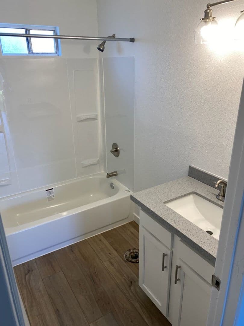 Mesa Apartment: 463 E. 8th Ave.