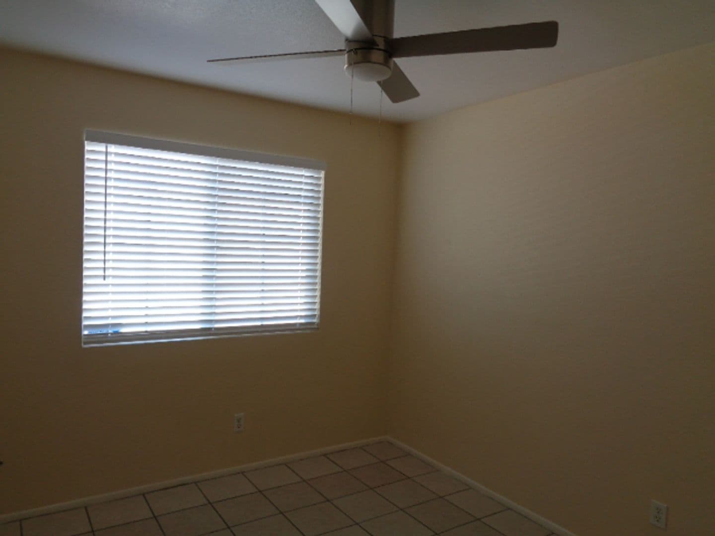 Apache Junction Apartment: 1882 S. Monterey Dr.