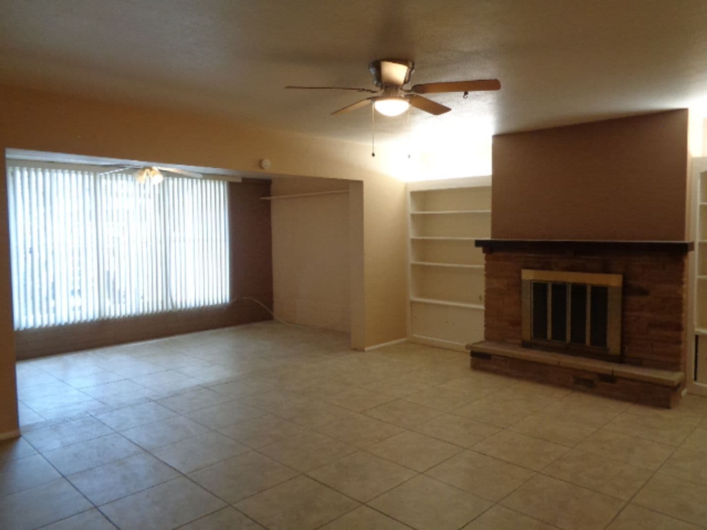 Phoenix Apartment: 2614 E. Pierson St.