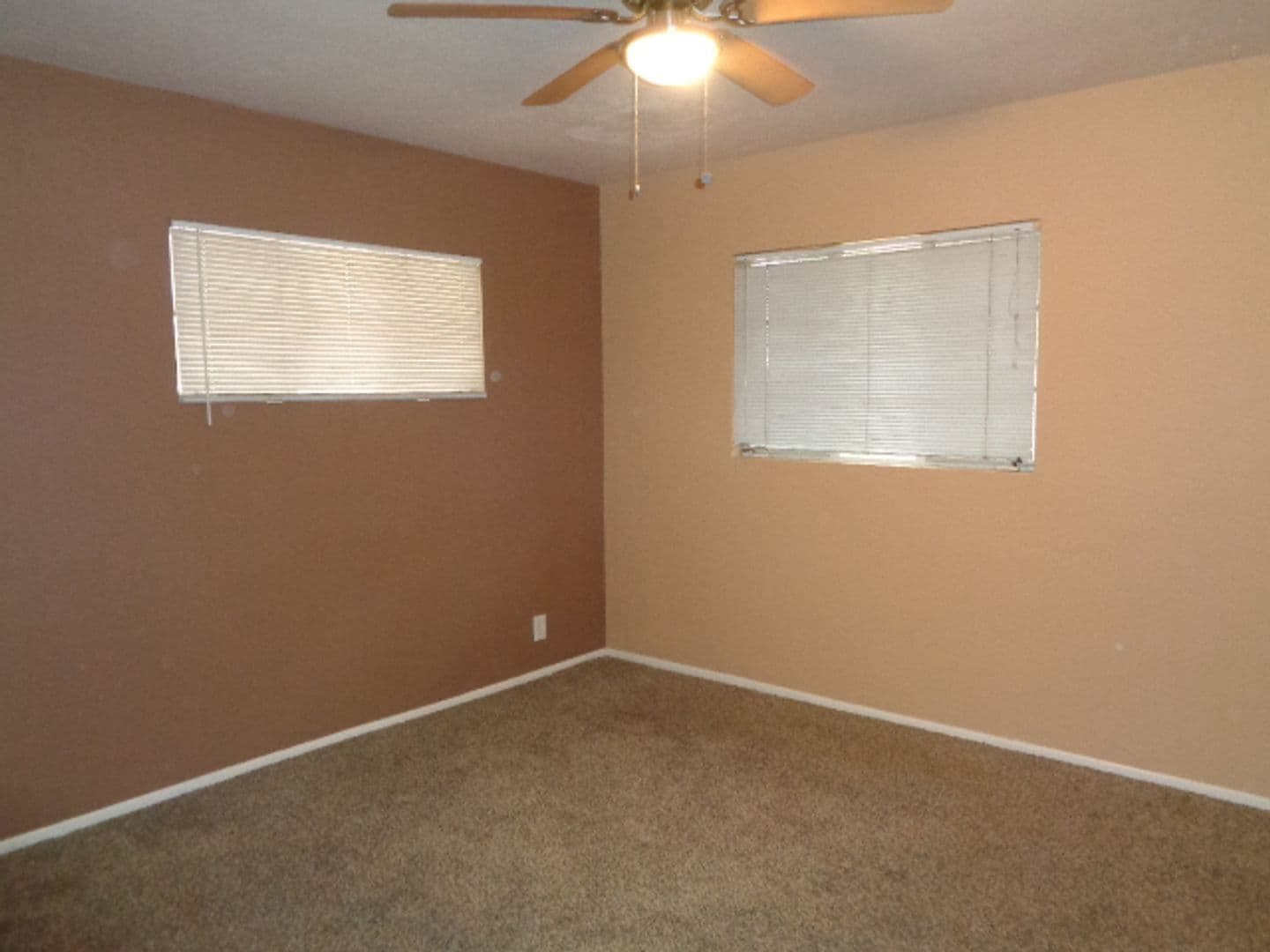 Phoenix Apartment: 2614 E. Pierson St.