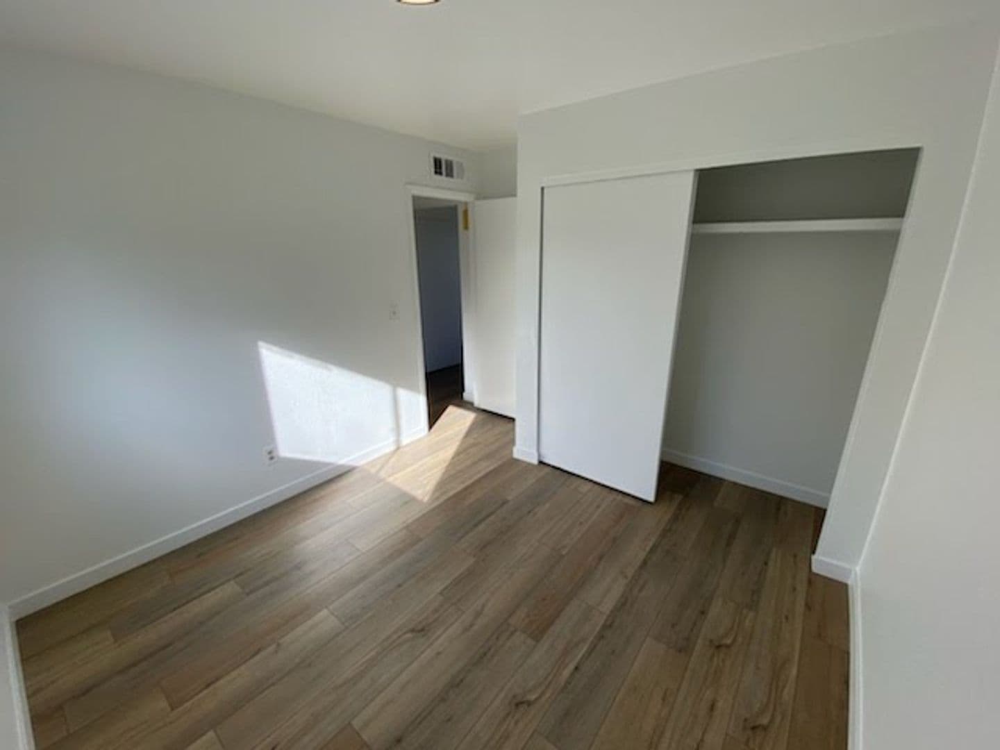 Mesa Apartment: 463 E. 8th Ave.