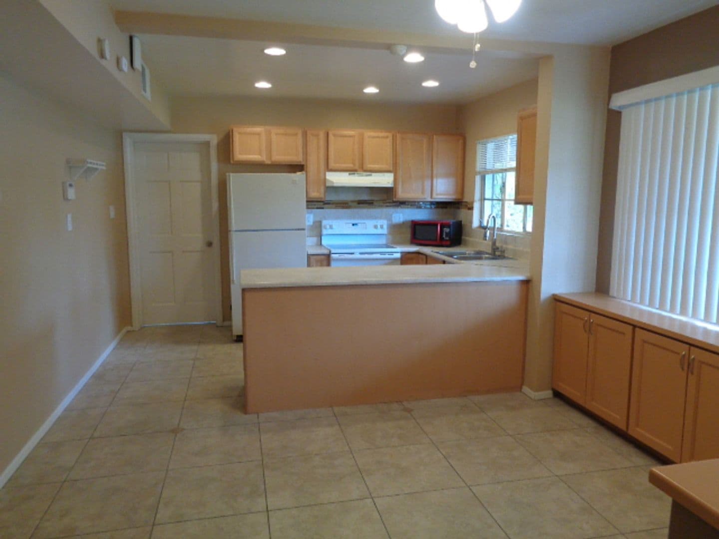 Phoenix Apartment: 2614 E. Pierson St.
