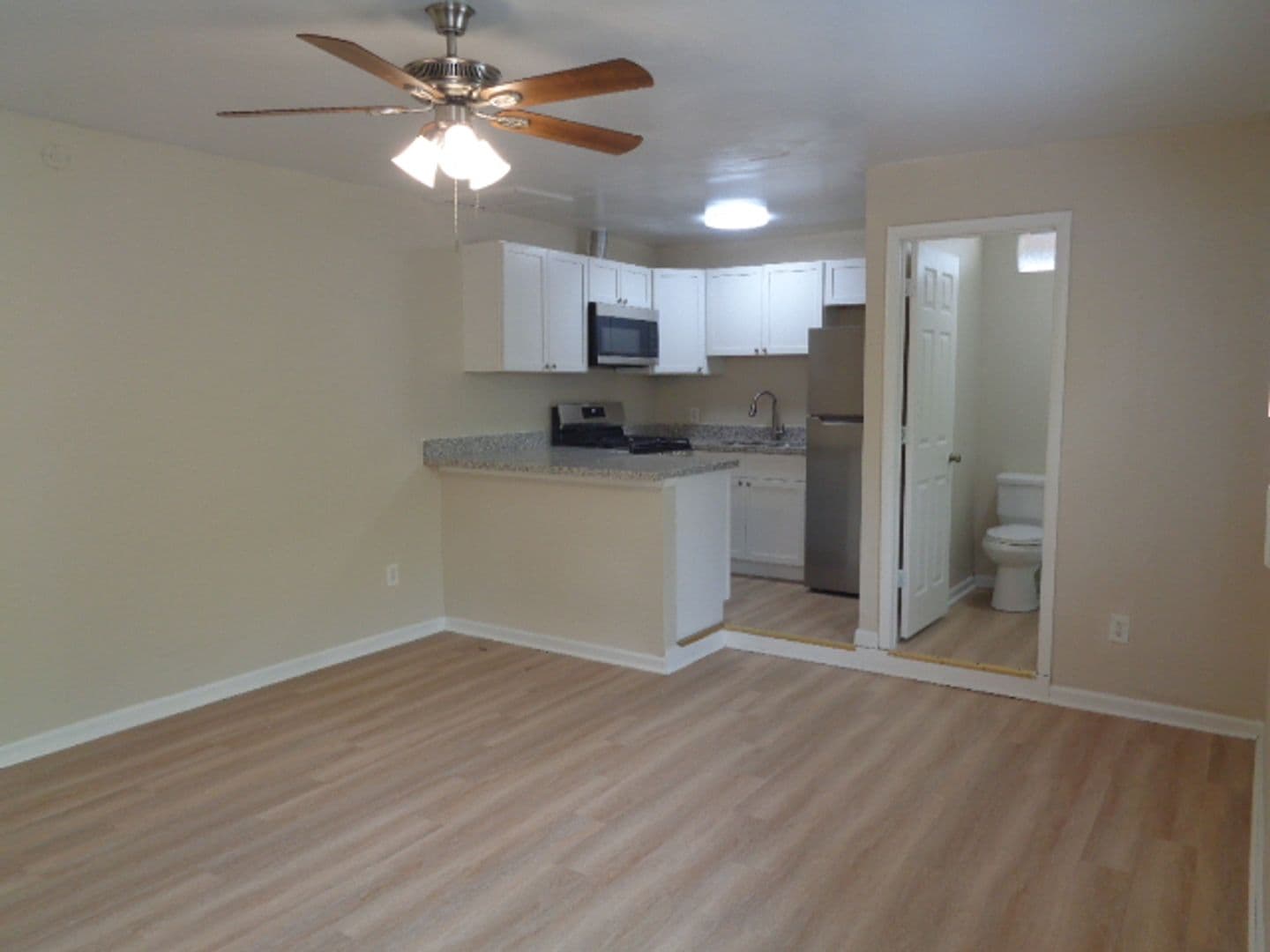 Phoenix Apartment: 1411 N. 33rd St.
