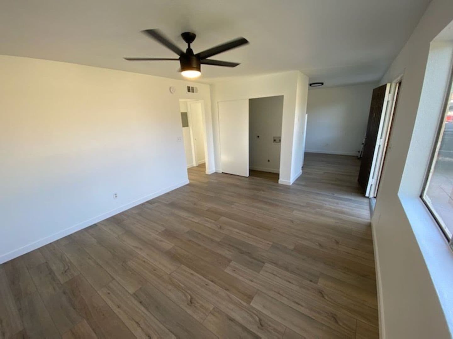 Mesa Apartment: 463 E. 8th Ave.
