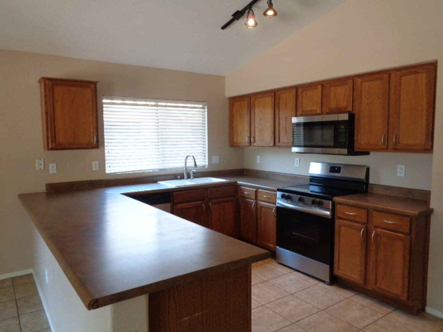 Laveen House: 5219 W. Desert Lane