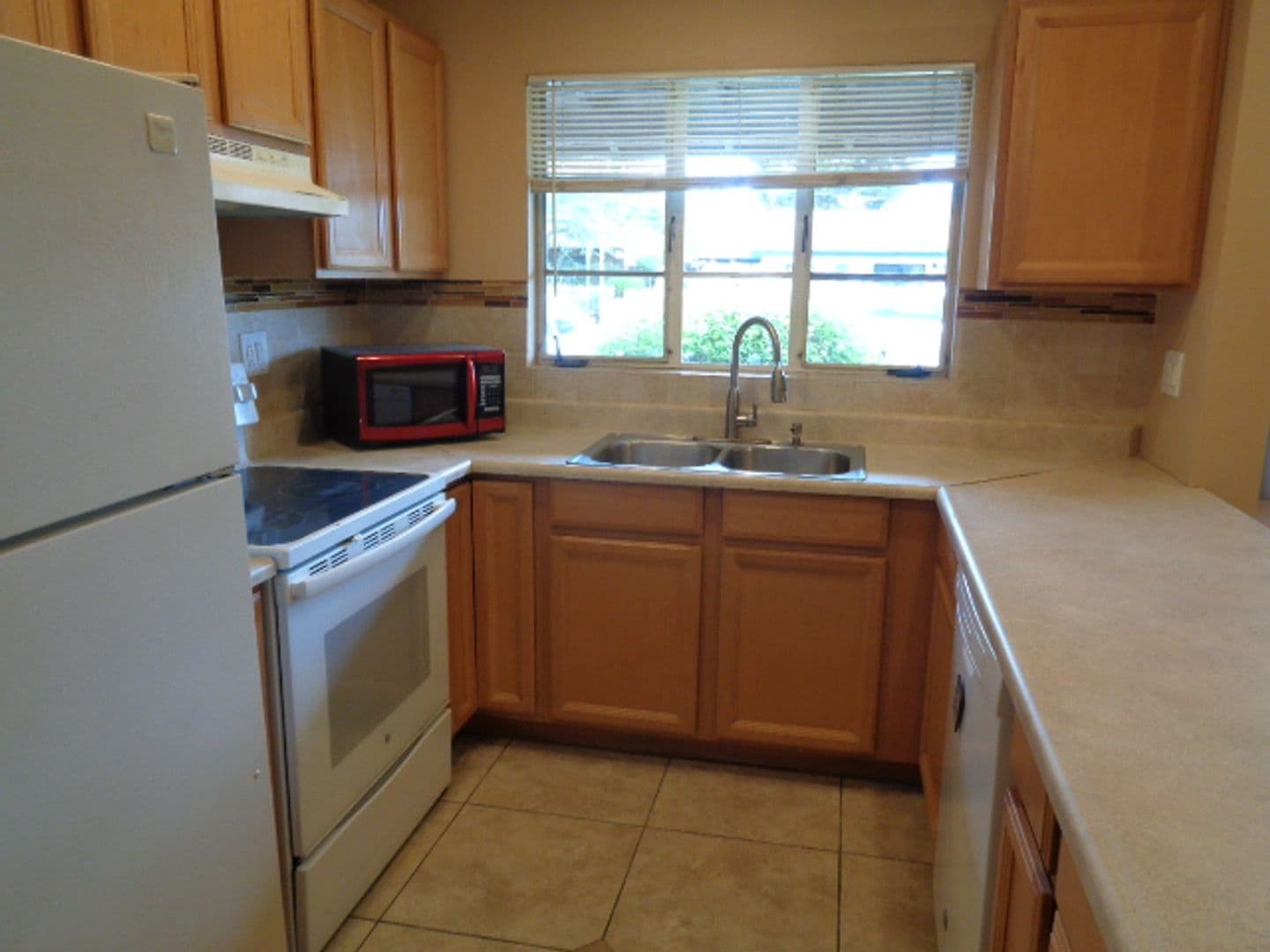 Phoenix Apartment: 2614 E. Pierson St.
