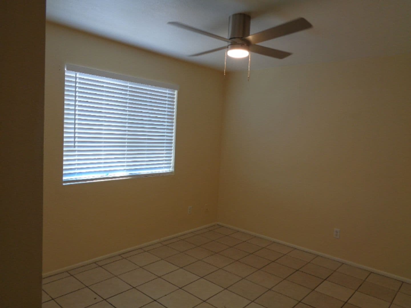 Apache Junction Apartment: 1882 S. Monterey Dr.