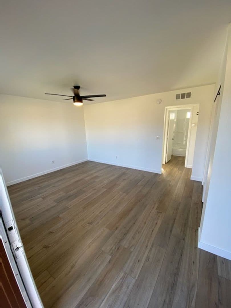 Mesa Apartment: 463 E. 8th Ave.