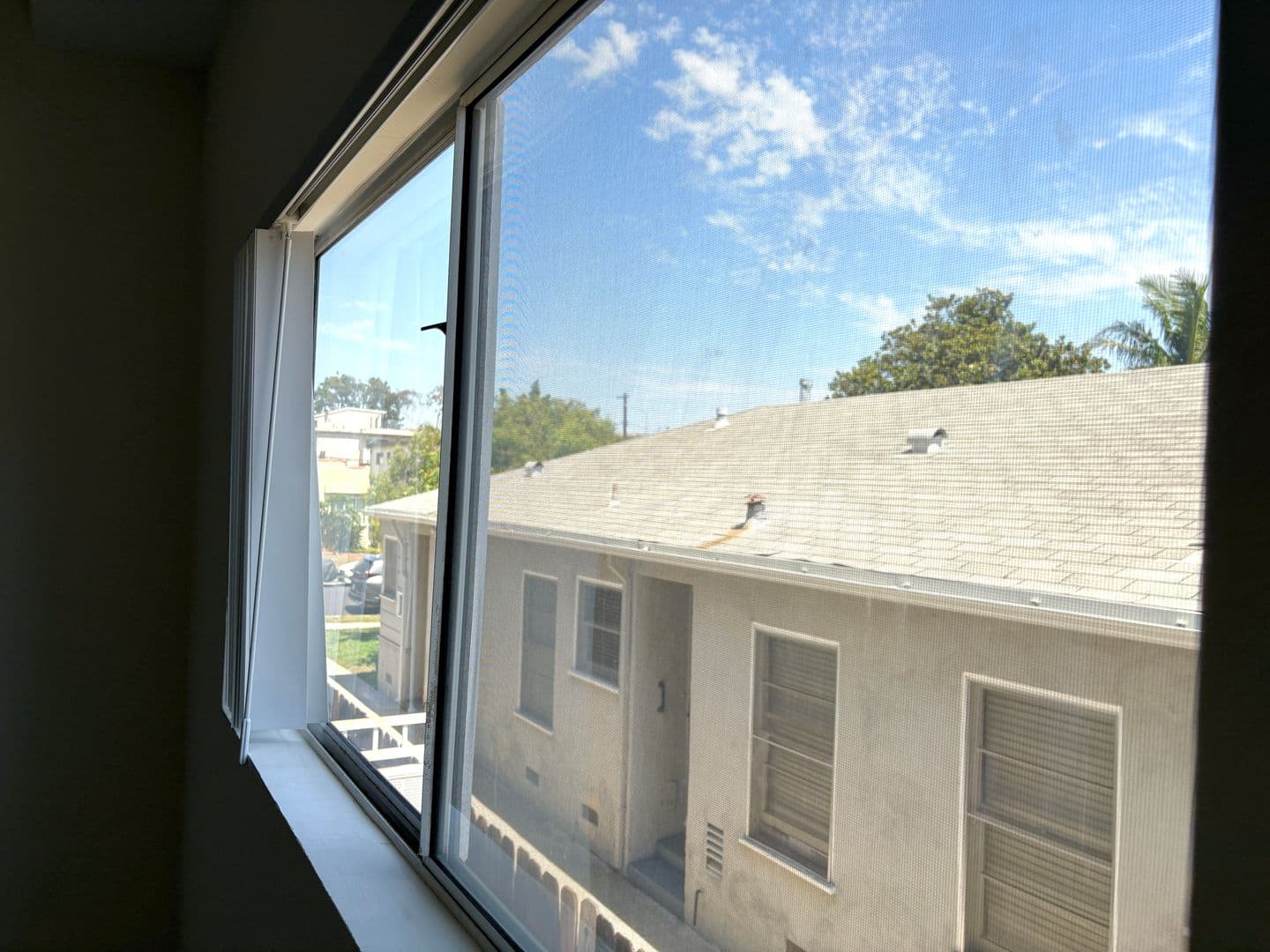 Los Angeles Apartment: 2481 S. Corinth Avenue