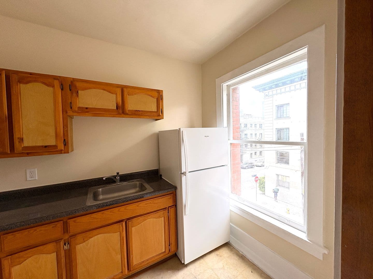 Los Angeles Apartment: 1305 Ingraham Street