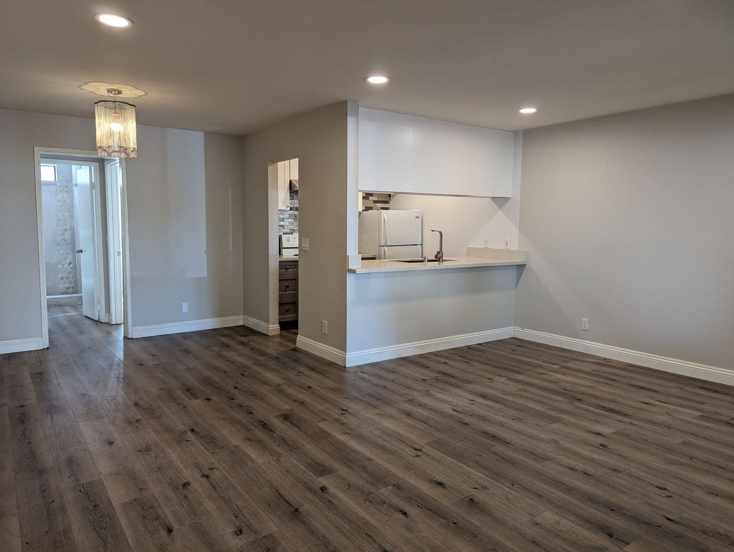 Pasadena Apartment: 666-670 N. Hill Ave.