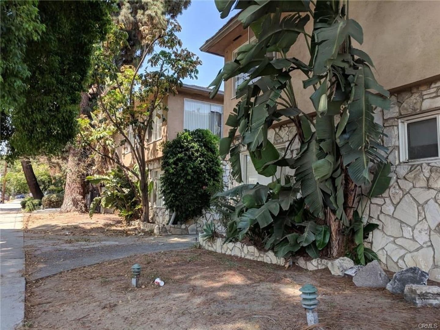 Pasadena Apartment: 250 N. Oakland Ave.