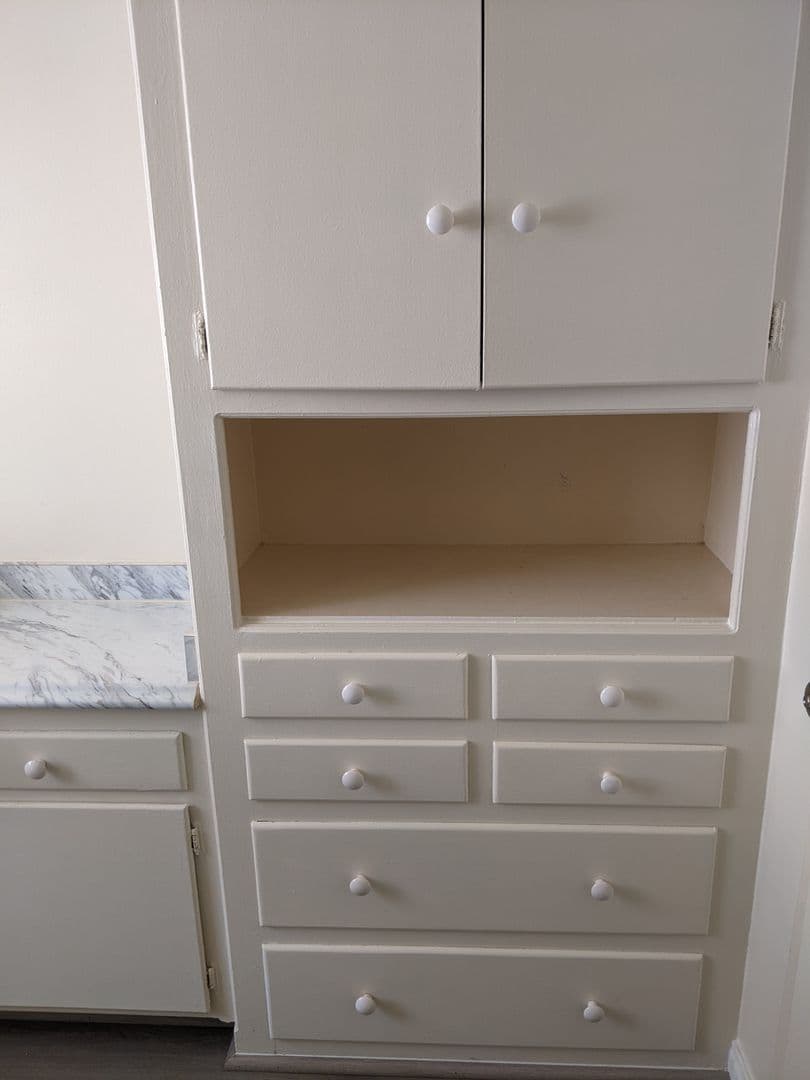Pasadena Apartment: 250 N. Oakland Ave.
