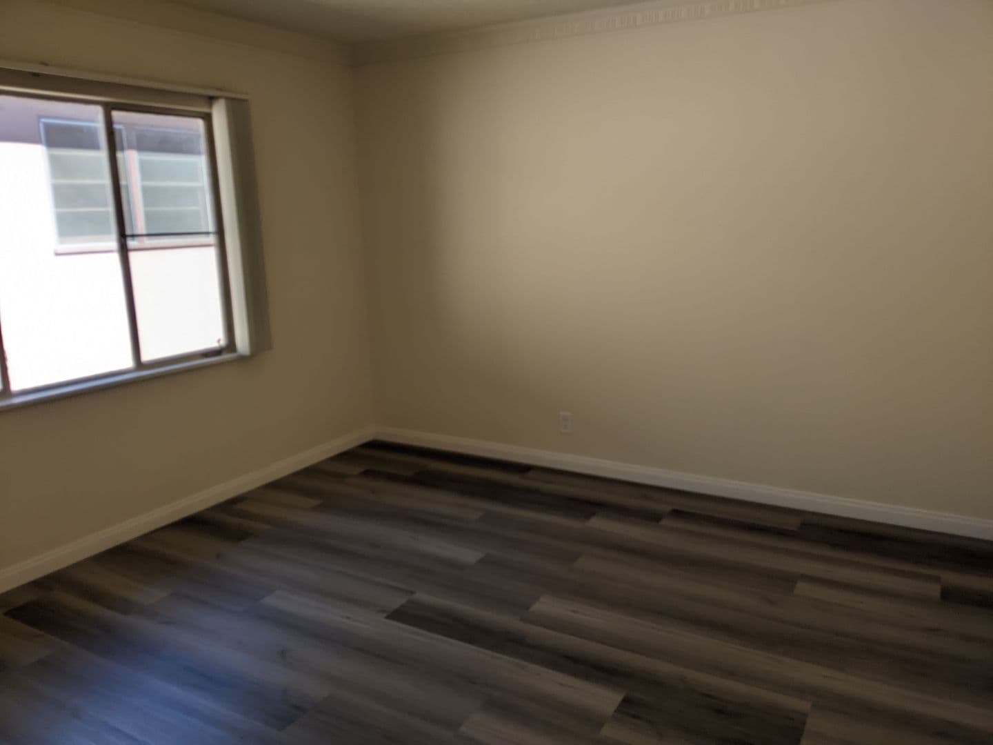 Pasadena Apartment: 250 N. Oakland Ave.