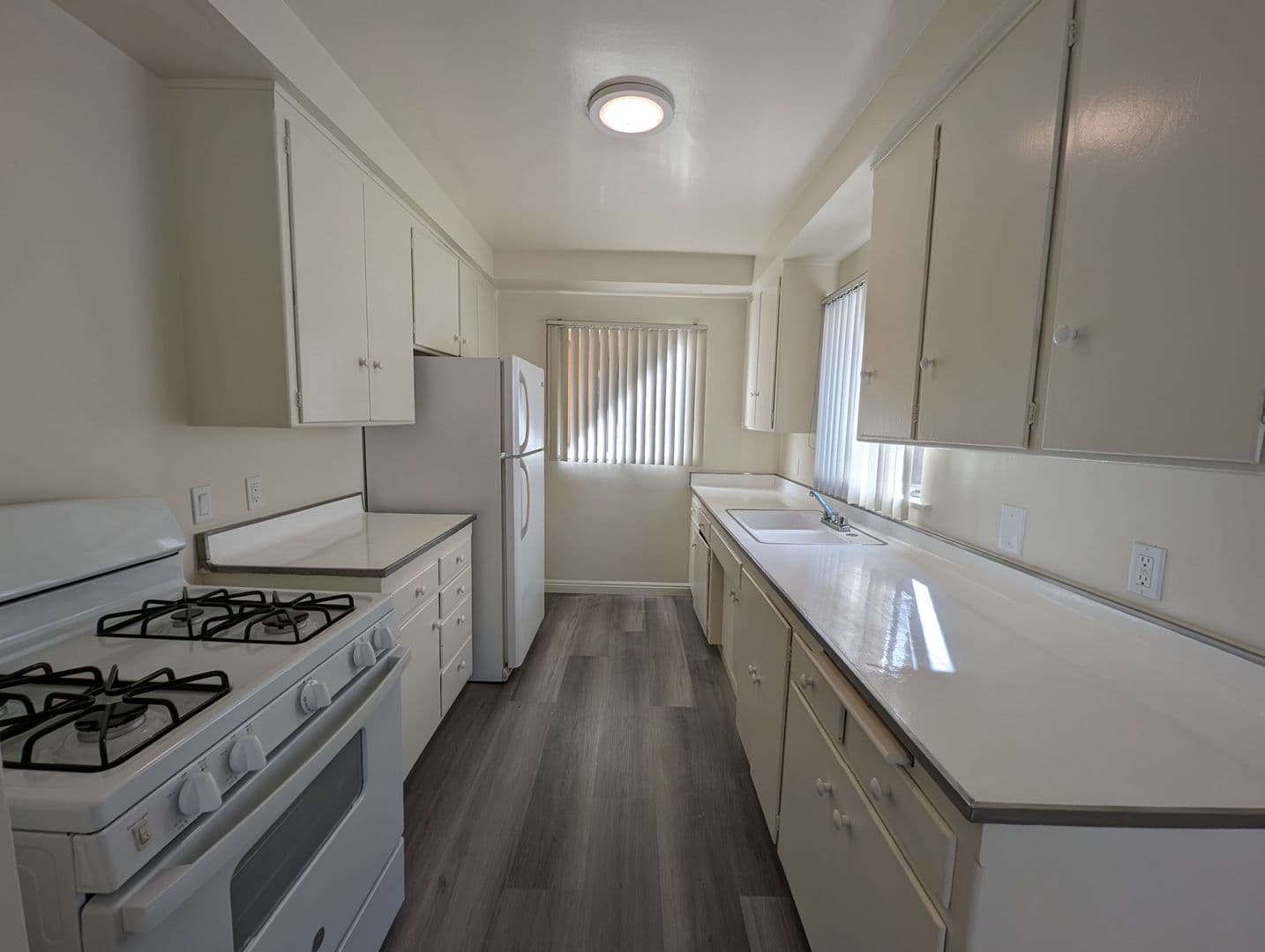 Pasadena Apartment: 250 N. Oakland Ave.