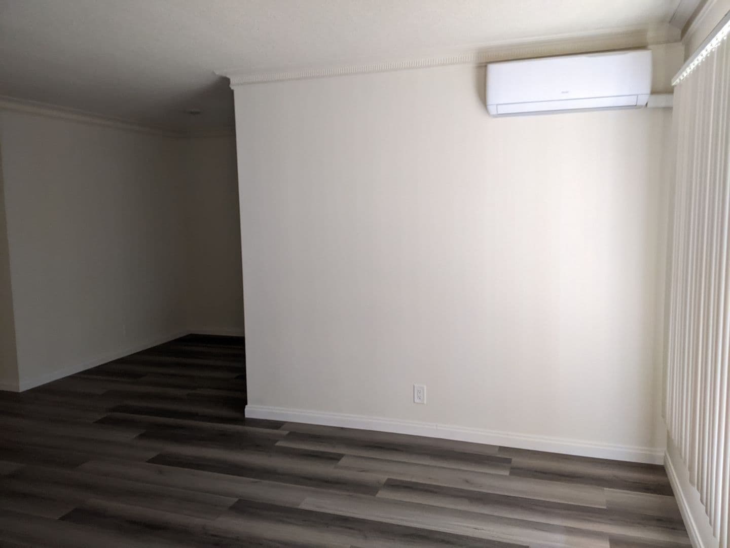 Pasadena Apartment: 250 N. Oakland Ave.