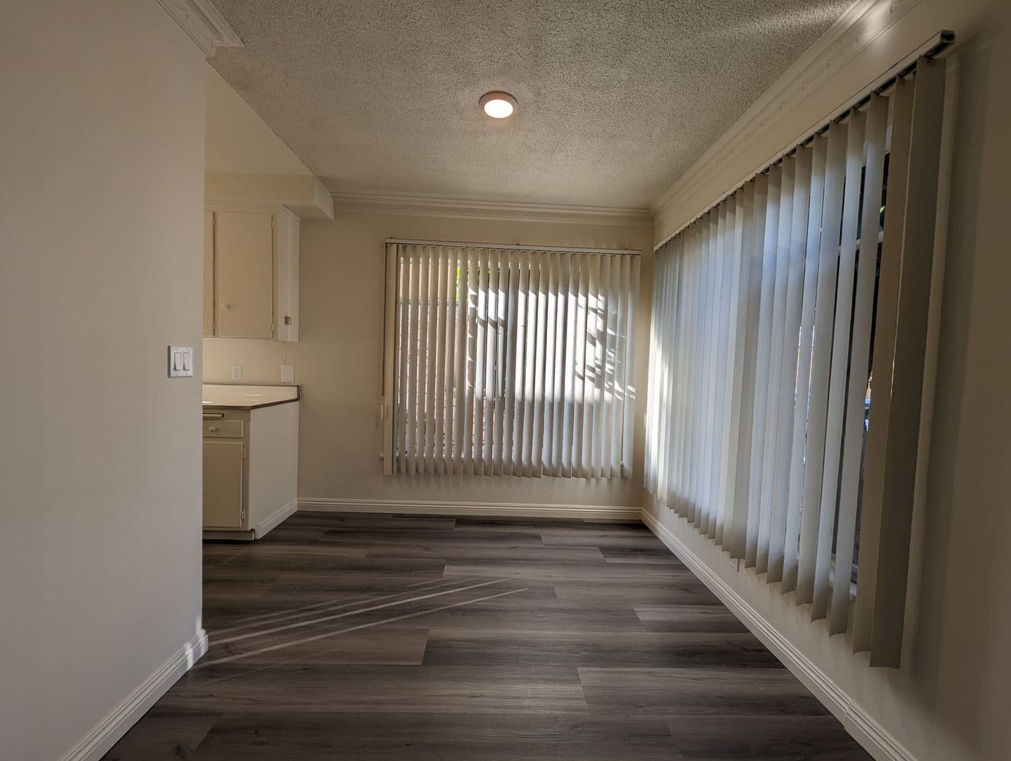 Pasadena Apartment: 250 N. Oakland Ave.