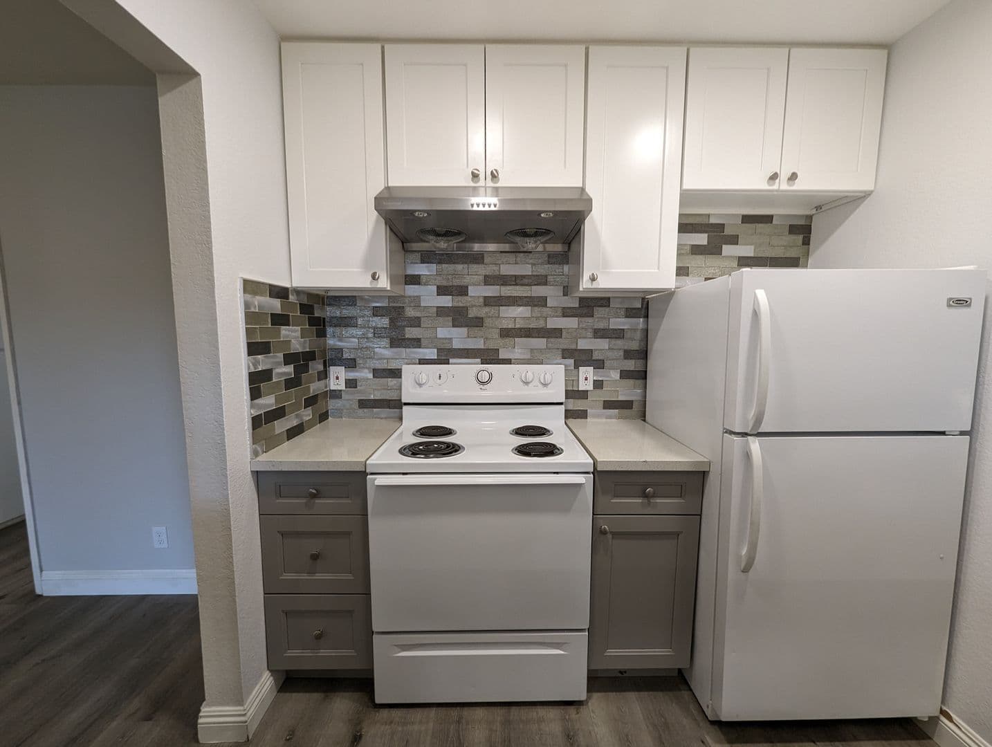 Pasadena Apartment: 666-670 N. Hill Ave.