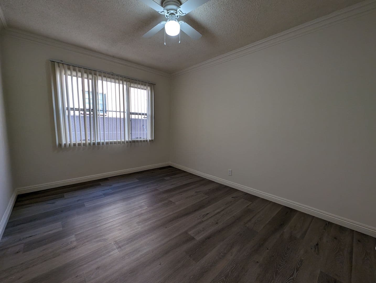 Pasadena Apartment: 250 N. Oakland Ave.