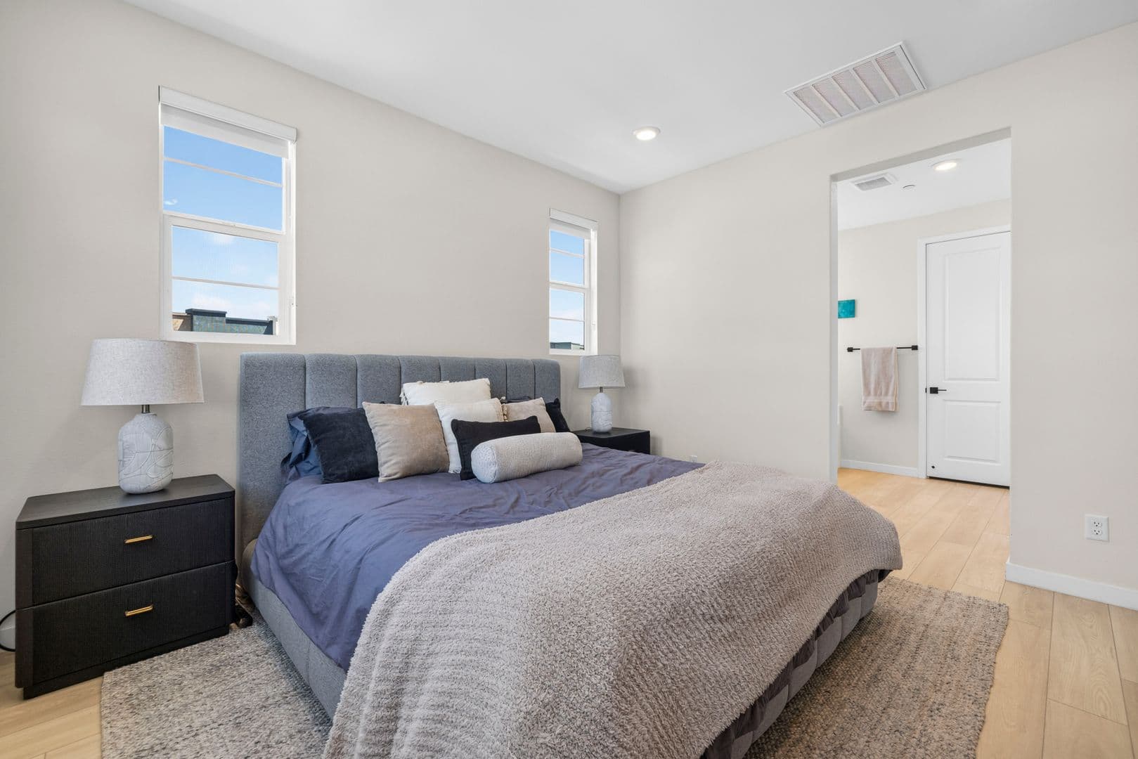 Valencia House: 27105 Valley Oak