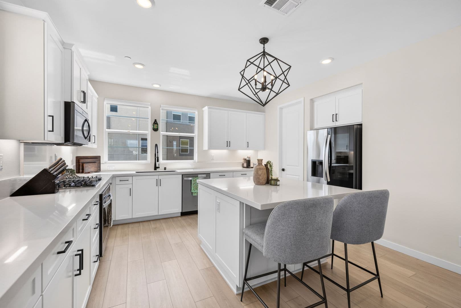 Valencia House: 27105 Valley Oak
