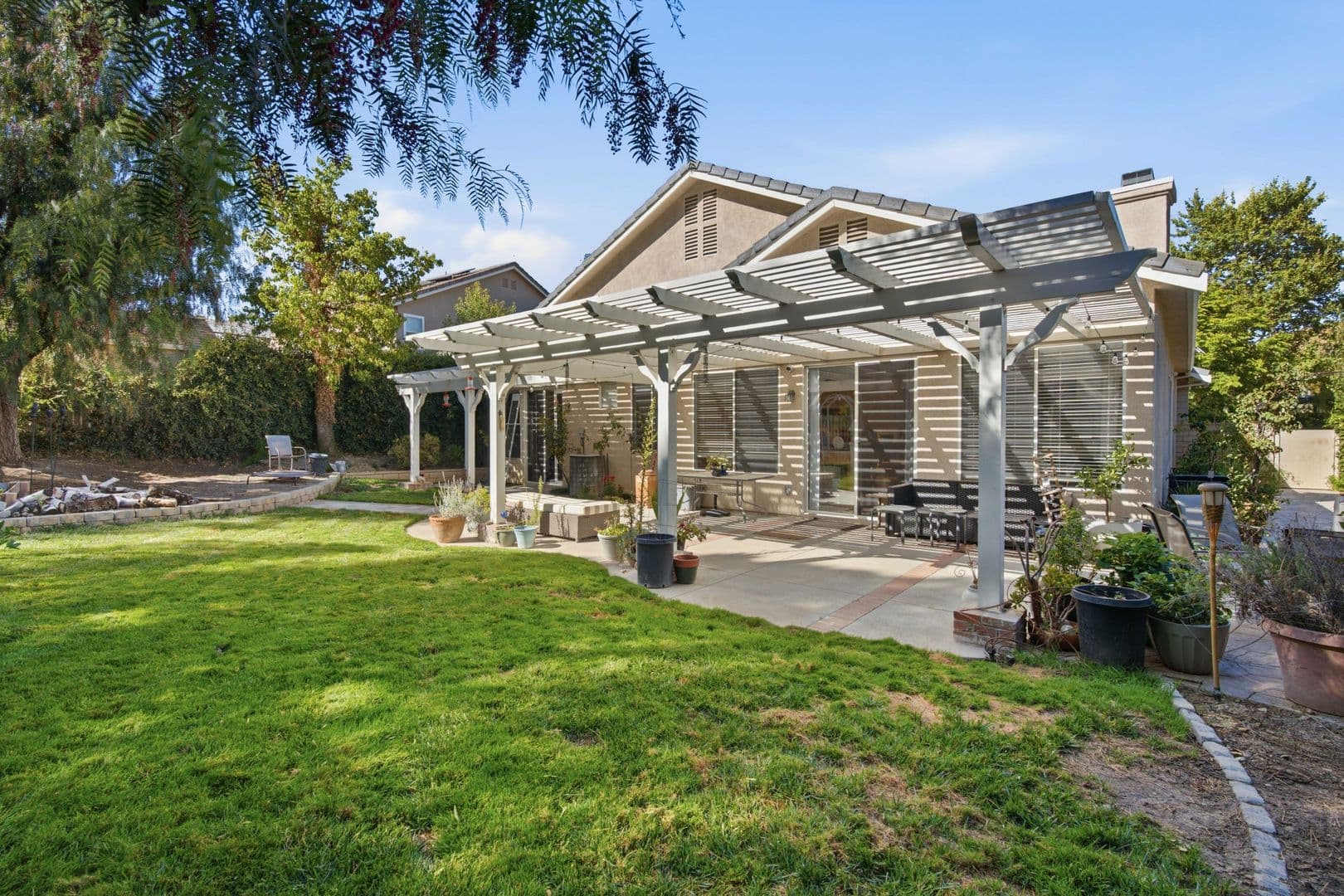 Saugus House: 28587 Haskell Canyon Road