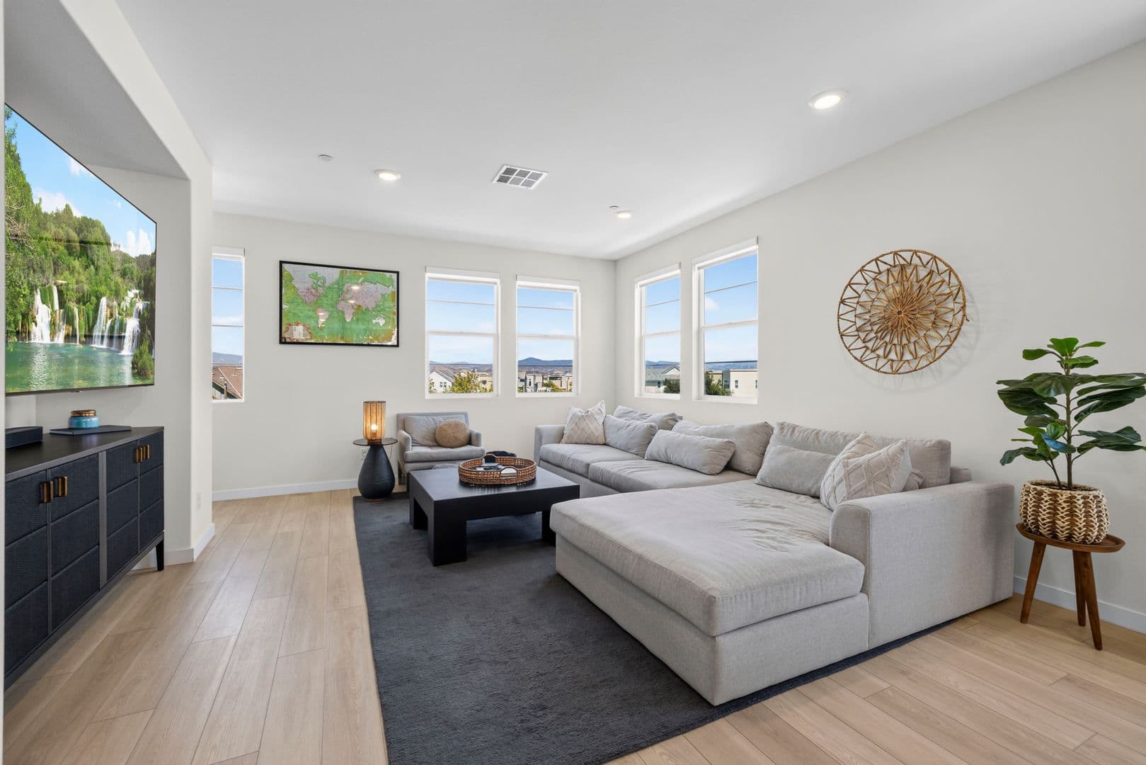 Valencia House: 27105 Valley Oak